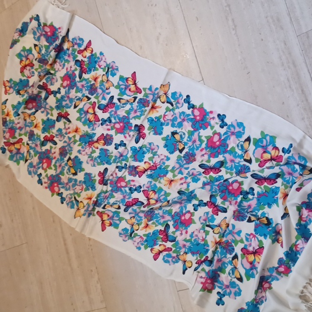 Pashmina Multi-Colored Butterfly π¦ Floral Over-Sized Shawl/Wrap - Picture 6 of 6